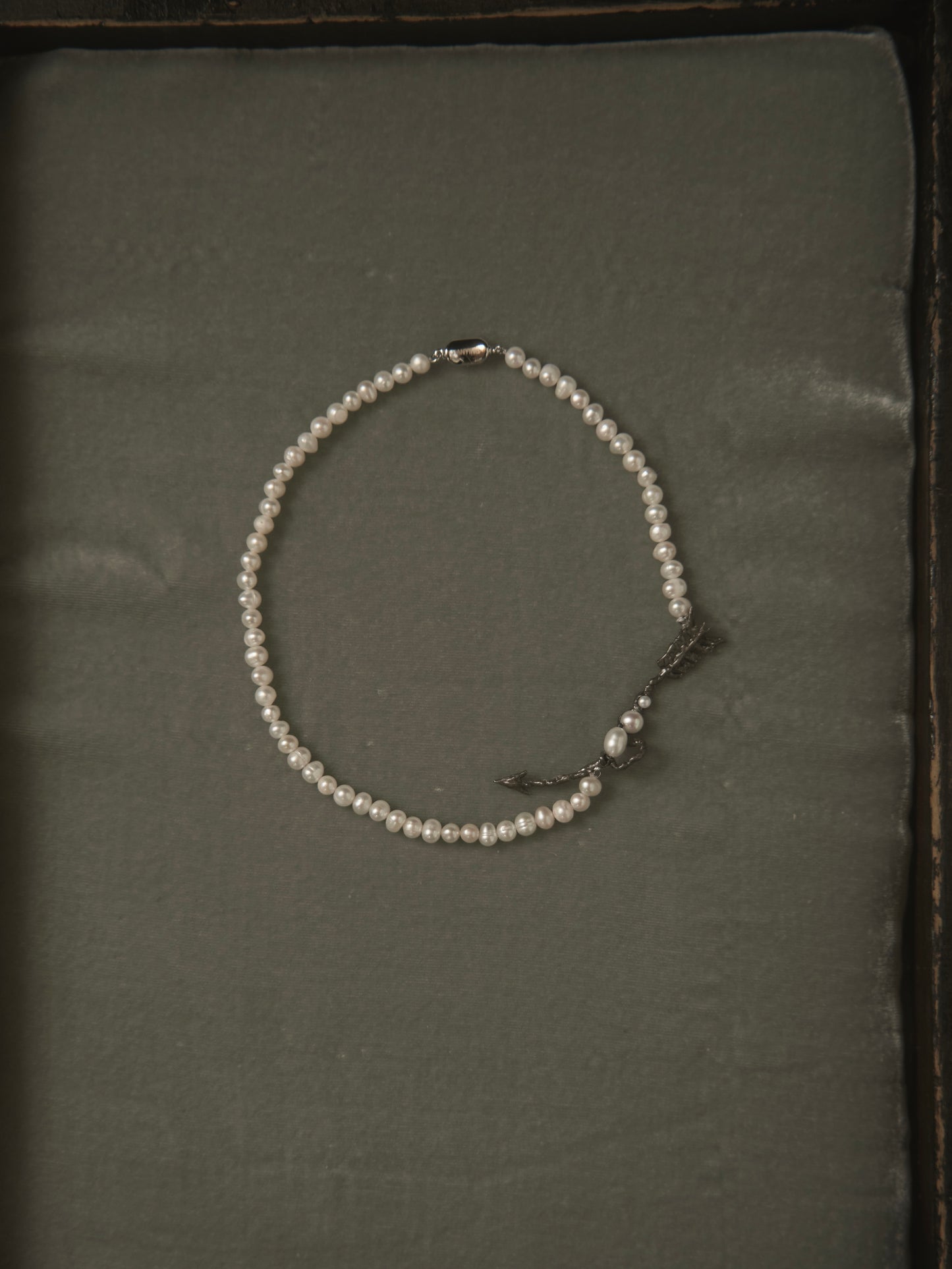 ARROW PEARL NECKLACE