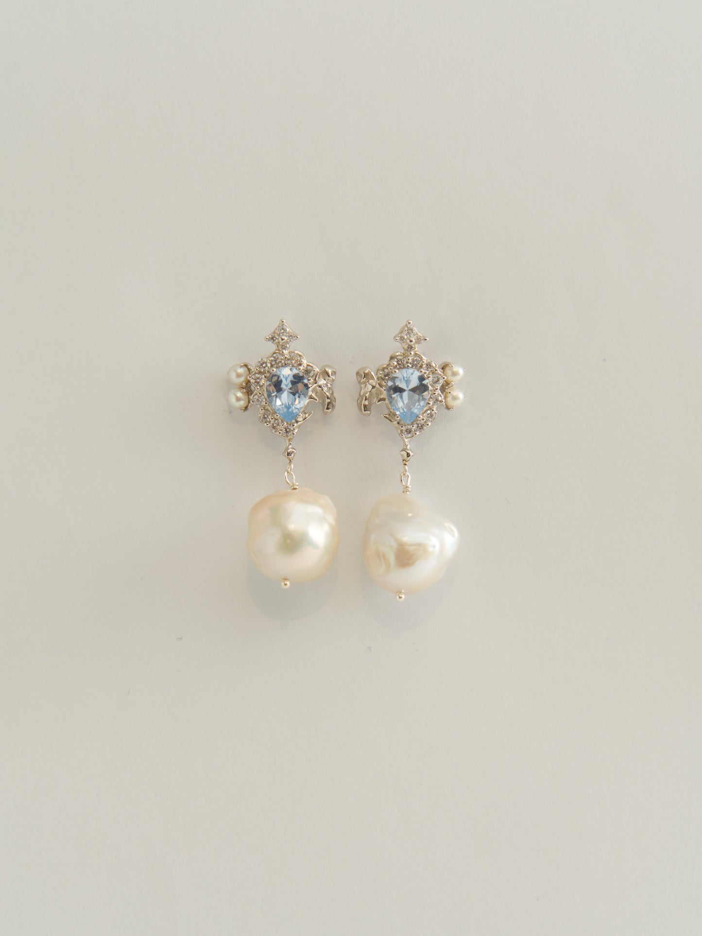 MOLTEN ZIRCON WITH BAROQUE PEARL EARRINGS (LIGHT BLUE)