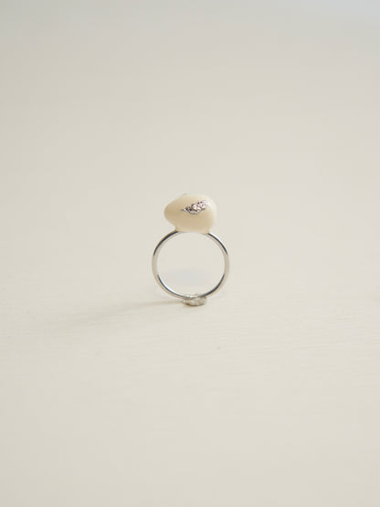 SMALL OVAL ENAMEL RING (WHITE)