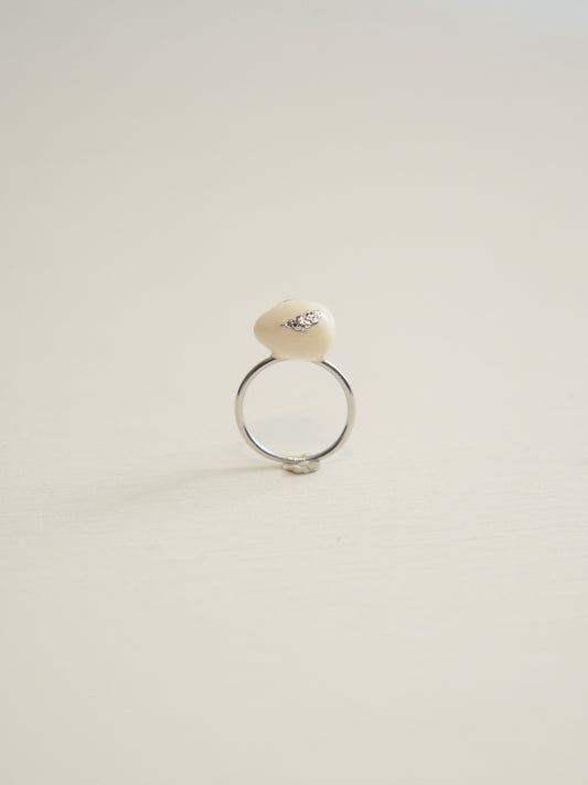 SMALL OVAL ENAMEL RING (WHITE)