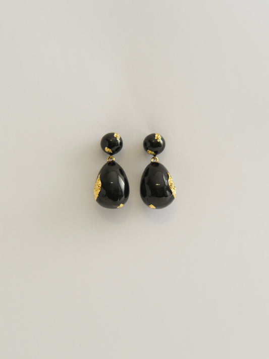 LARGE OVAL ENAMEL STUD EARRINGS (BLACK GOLD-PLATED)