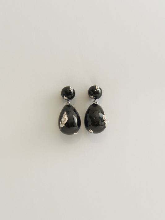LARGE OVAL ENAMEL STUD EARRINGS (BLACK & SILVER)