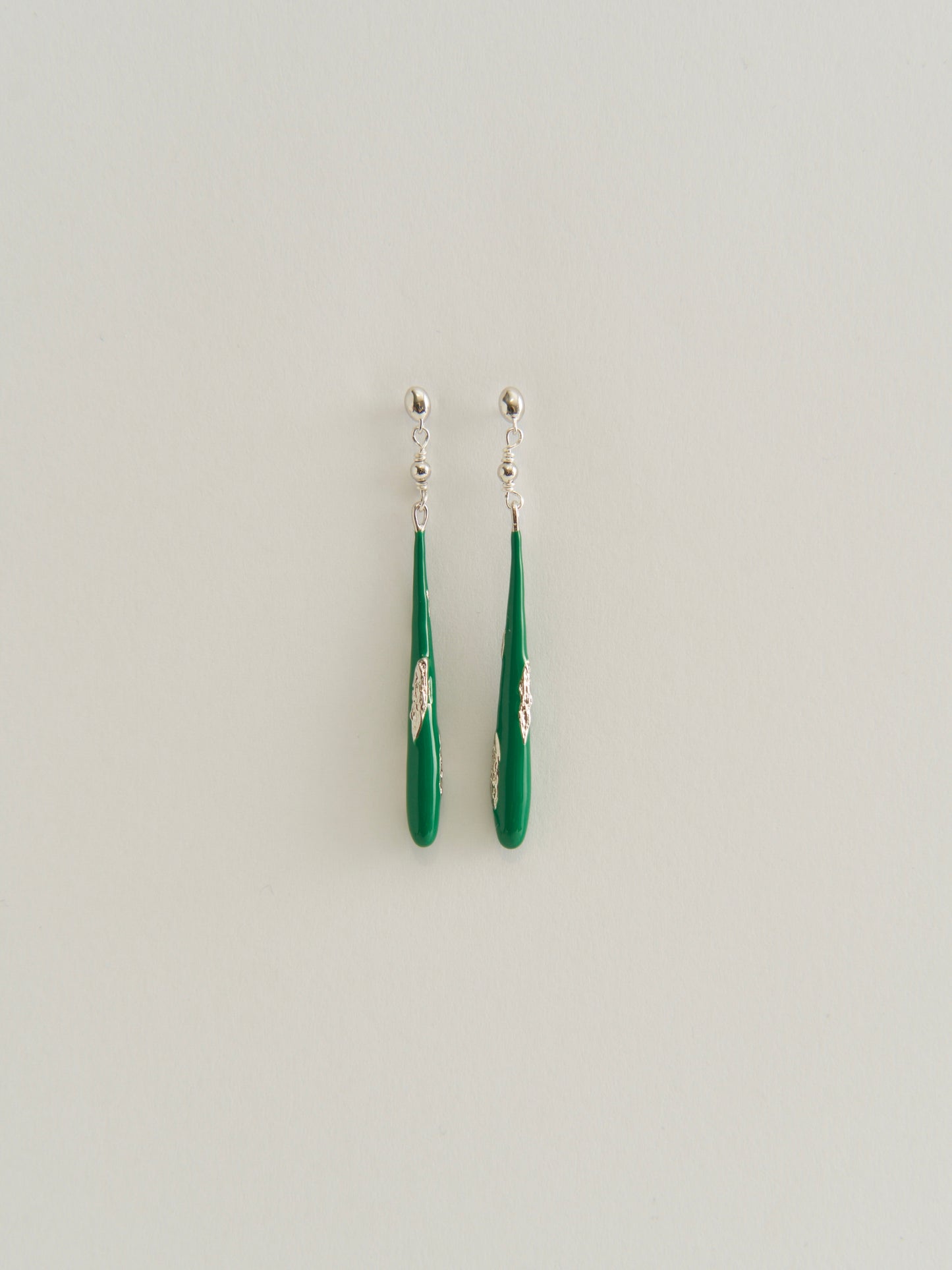 TEARDROP EARRINGS WITH GREEN ENAMEL