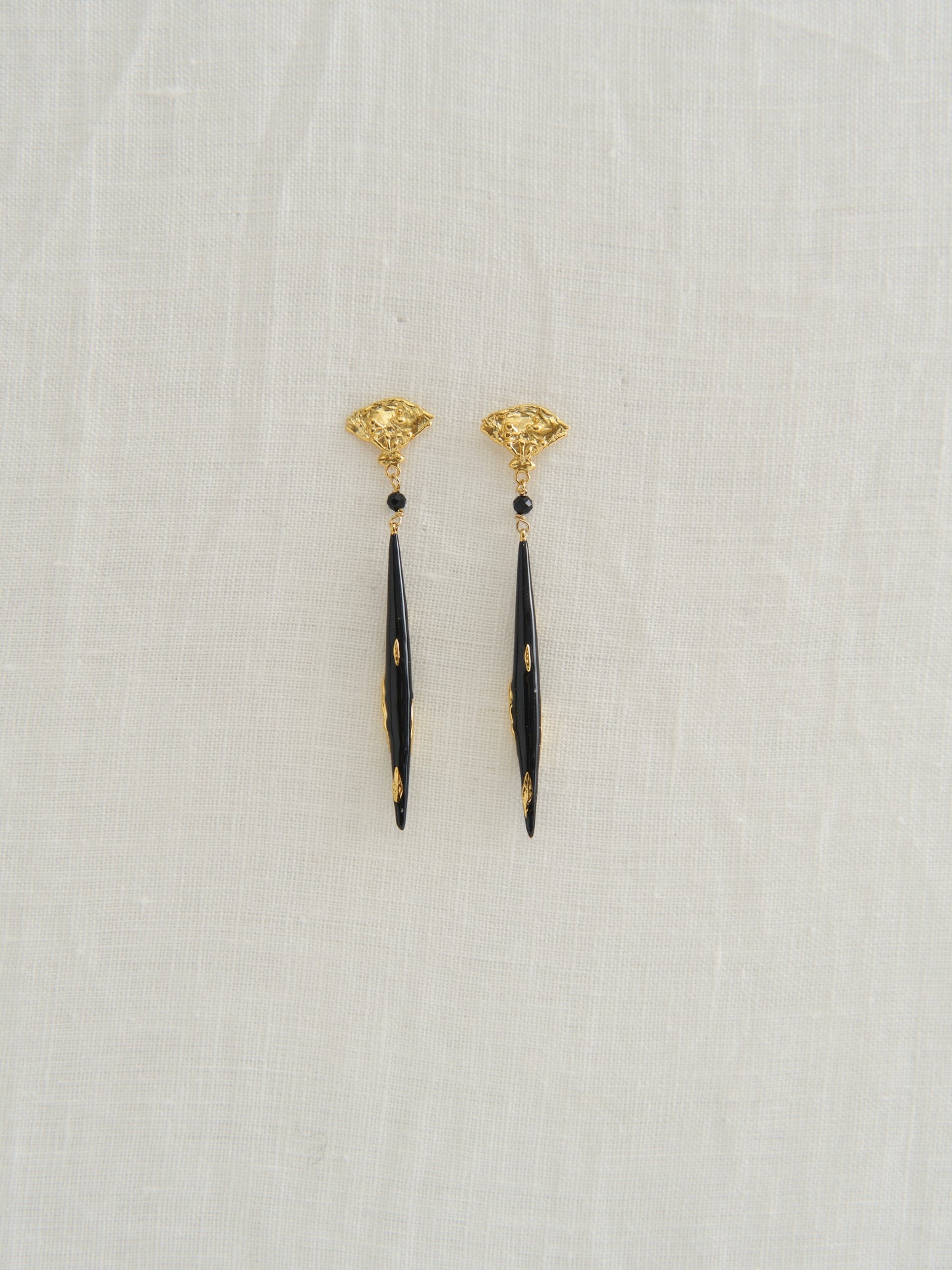 LONG ENAMEL EARRINGS WITH FAN