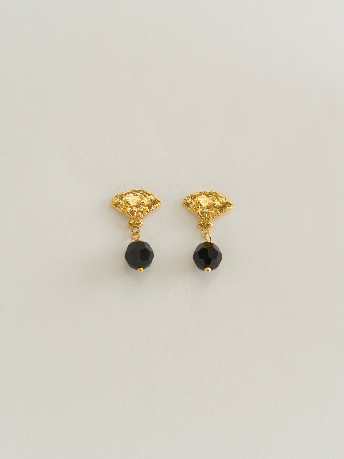 FAN EARRINGS WITH BLACK CRYSTAL