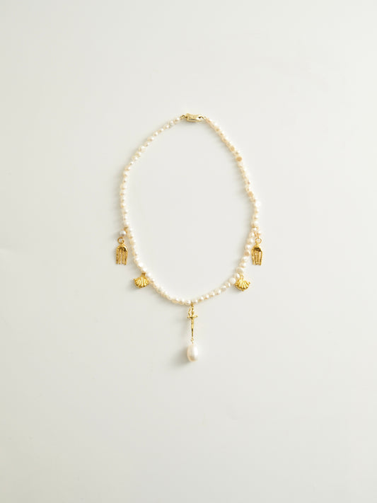 PEARL NECKLACE WITH SWORD AND COMB (GOLD)