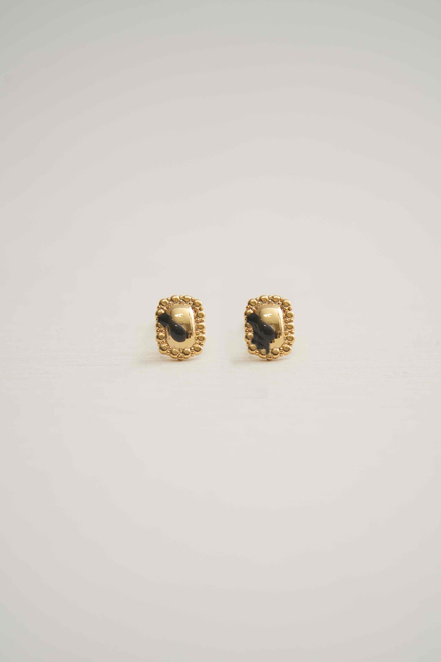 STERLING FLORAL GEMSTONE STUD EARRINGS (GOLD)