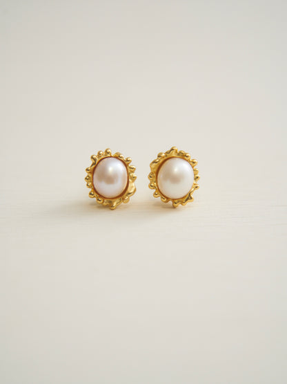 PEARL FLOWER EARRINGS (GOLD)