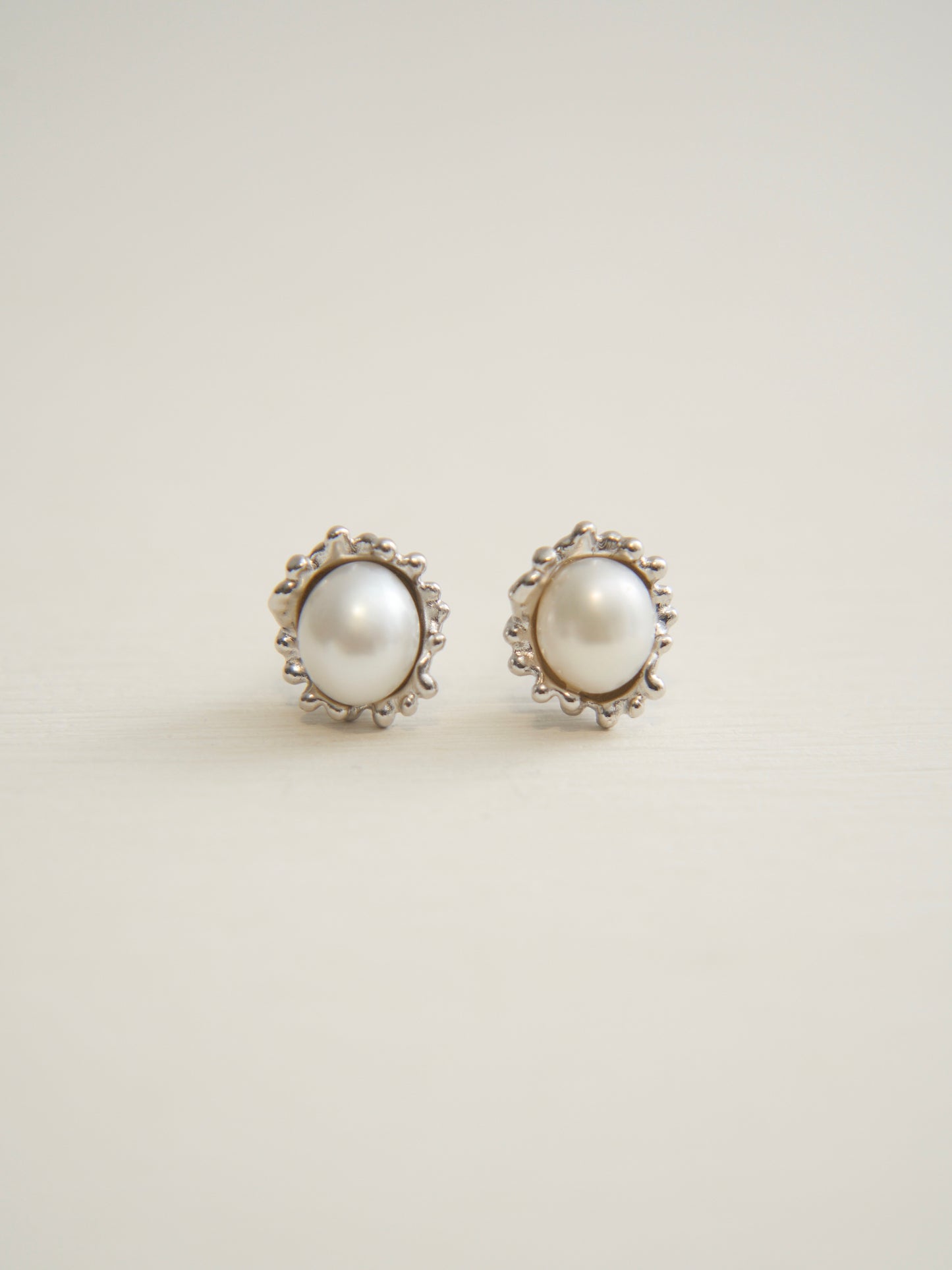 PEARL FLOWER EARRINGS (SILVER)