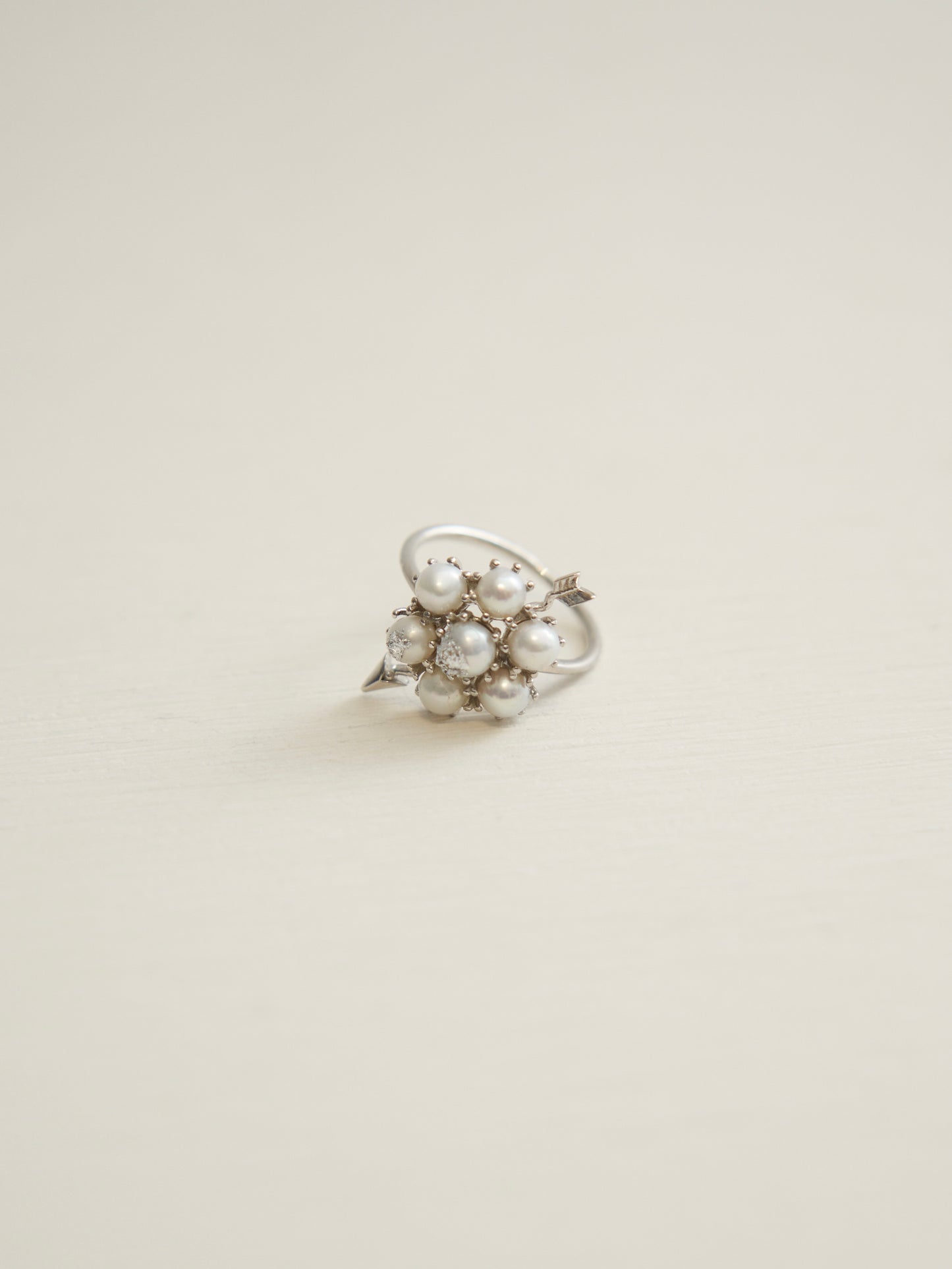 PEARL FLORAL SWORD RING (SILVER)