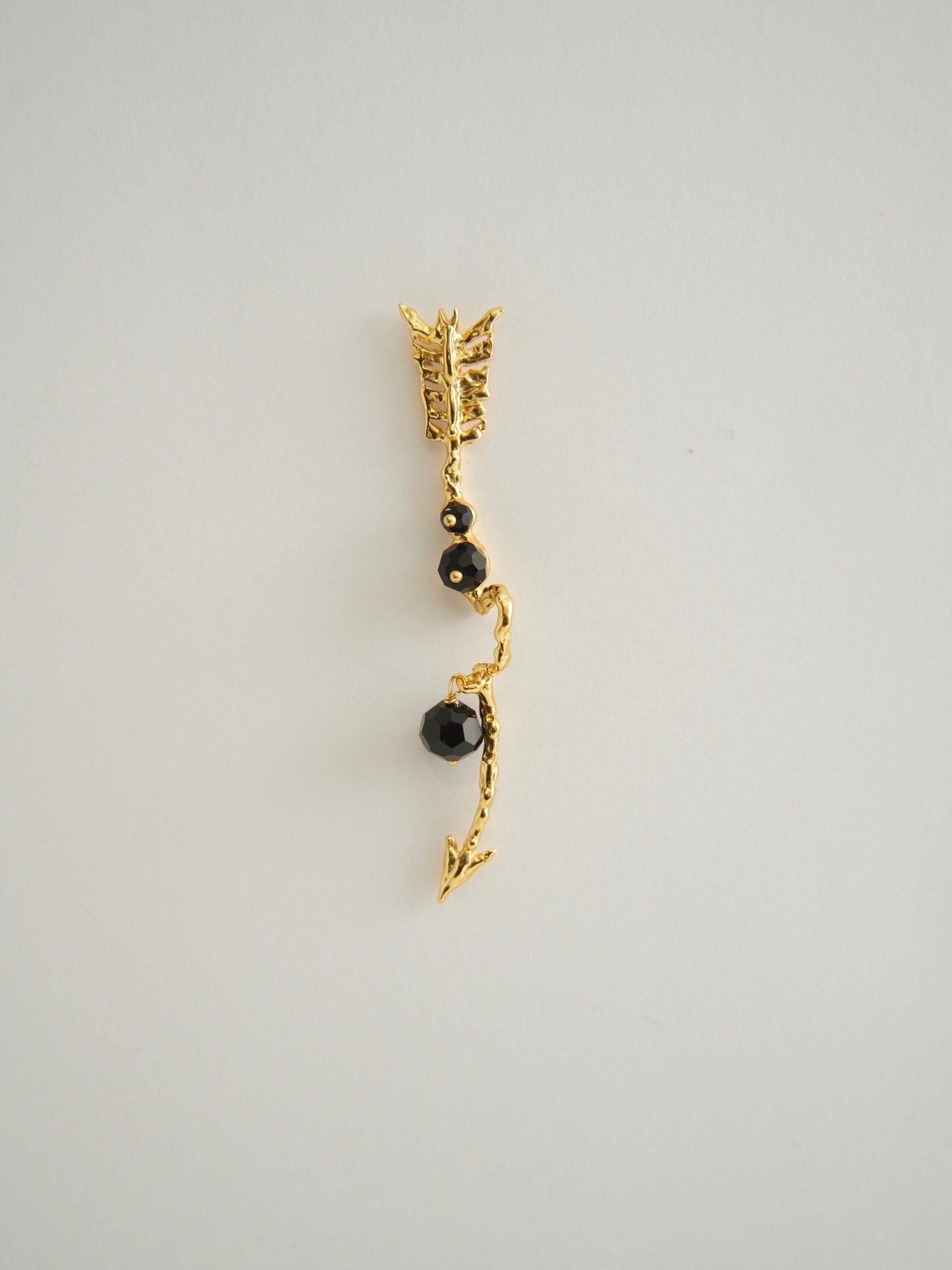 BLACK ZIRCON ARROW EARRING（SINGLE）