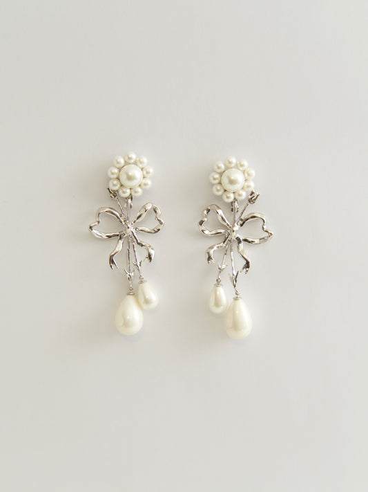 BOW & ARROW PEARL EARRINGS