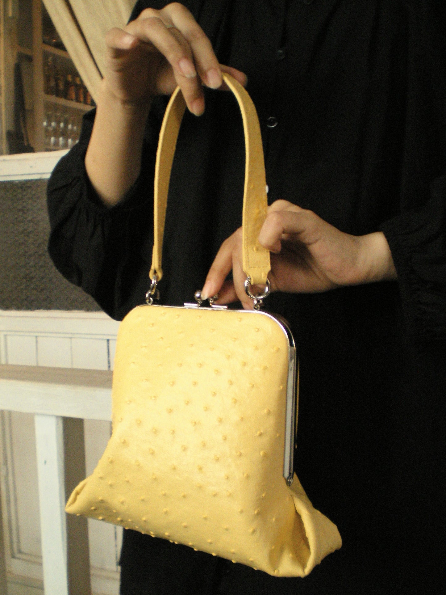 GOOSE OSTRICH PATTERN COWHIDE HANDBAG