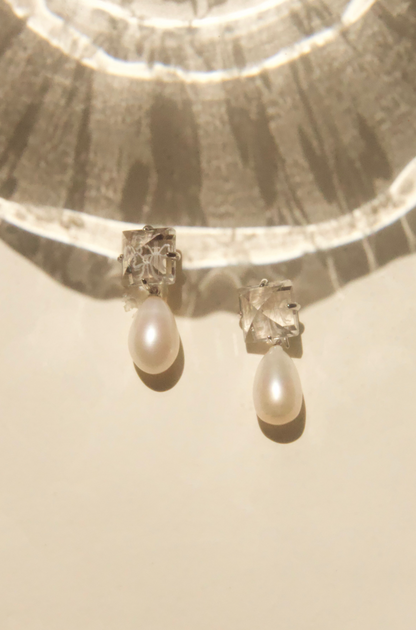 ENVELOPE PEARL EARRINGS